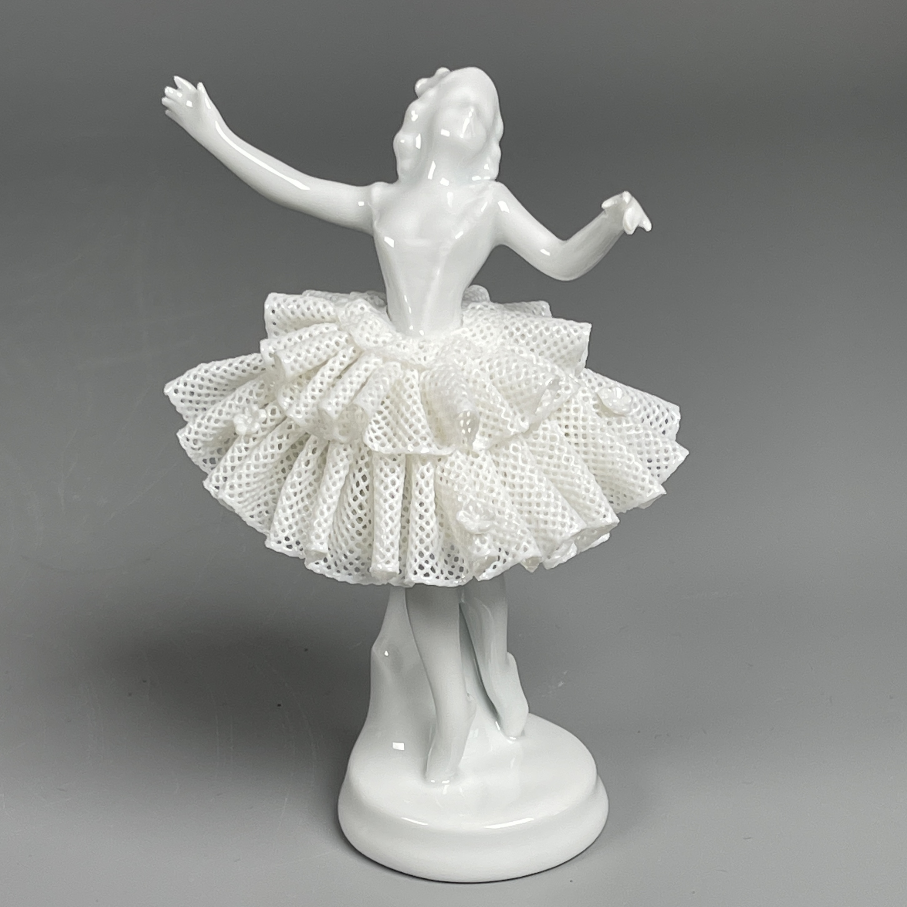 Spitzenfigur / Tänzerin weiß