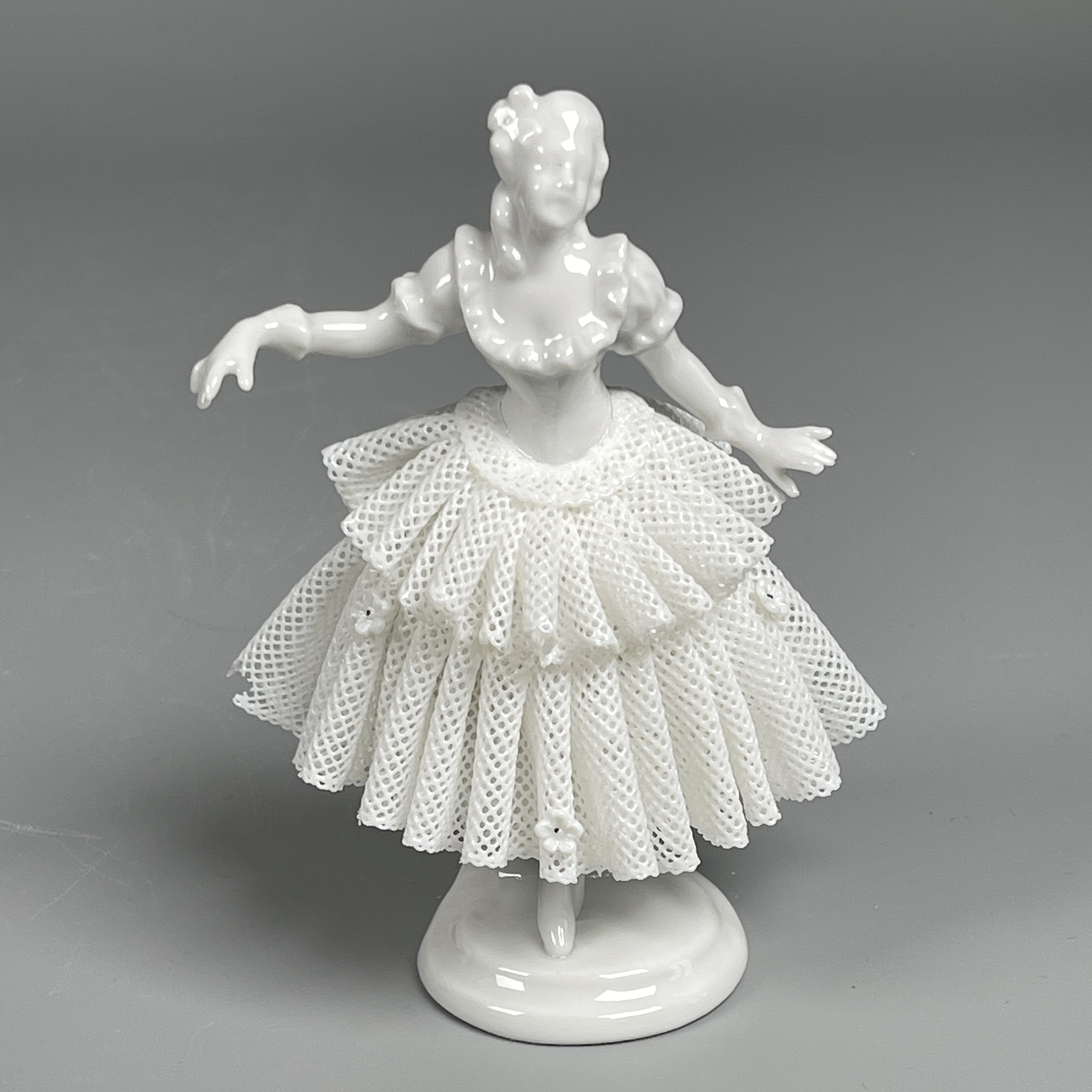 Spitzenfigur / Tänzerin weiß