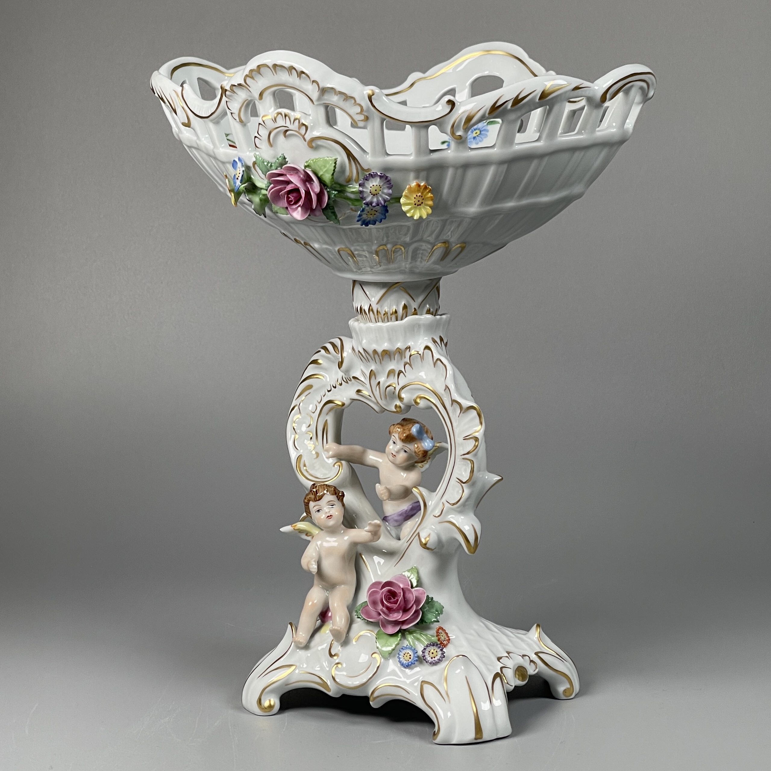 Tafelaufsatz mit zwei Amoretten (Großstück)